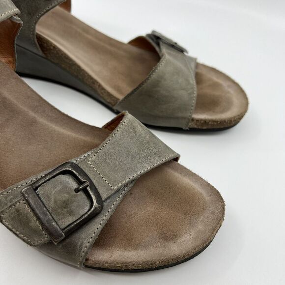 TAOS Buckle Up Wedge Sandals‎ Leather Gray Women 41 10-10.5 Cork Comfort - Picture 3 of 13